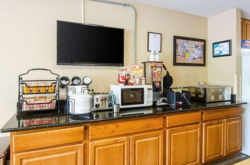 Econo Lodge Lynchburg South Ristorante foto